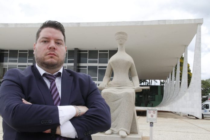 Por Diogo Telles Akashi*