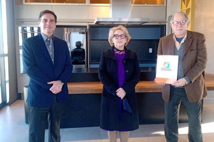 Presidente Edson Pinto recebe gestor de novo hotel em Alphaville