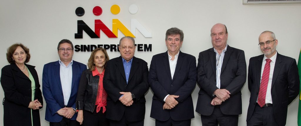 Da esquerda para direita: Maria Olinda Longuini; João Diniz; Eunice Gomes; Edmilson Formentini; Vander Morales; Fernando Calvet; e Daniel Longato