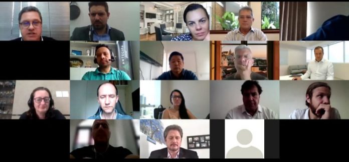 Em reunião de diretoria, João Diniz explica que reforma tributária não vai avançar no Congresso