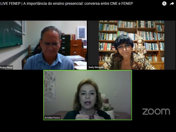 Fenep e CNE defendem ensino presencial e discutem novas possibilidades com a educação híbrida
