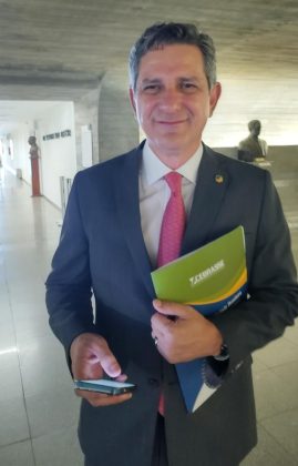 Sem acordo, senadores n&atilde;o registram presen&ccedil;a na CCJ e adiam vota&ccedil;&atilde;o da Reforma Tribut&aacute;ria