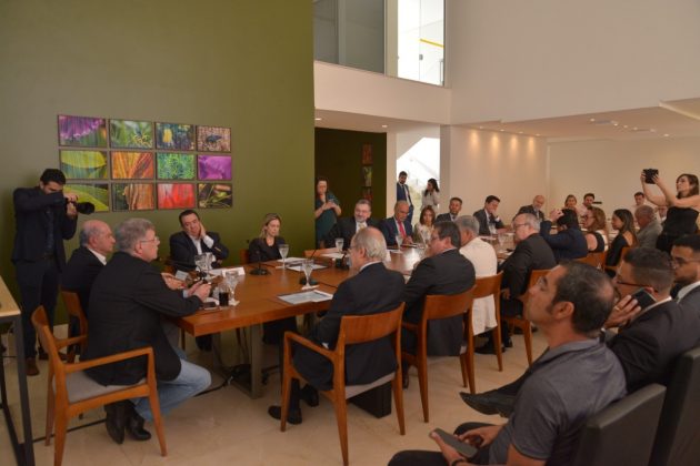 Diniz participa de evento do F&oacute;rum Parlamentar do Empreendedorismo