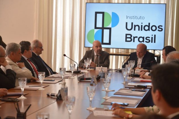 Diniz participa de evento do F&oacute;rum Parlamentar do Empreendedorismo