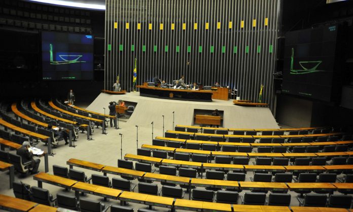 Projeto sobre responsabilização de sócios por dívidas de empresas é aprovado na Câmara