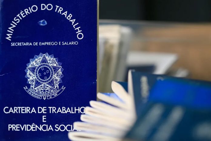 Mensagem presidencial ao Congresso propõe nova legislação trabalhista e ‘reconstrução’ da previdência
