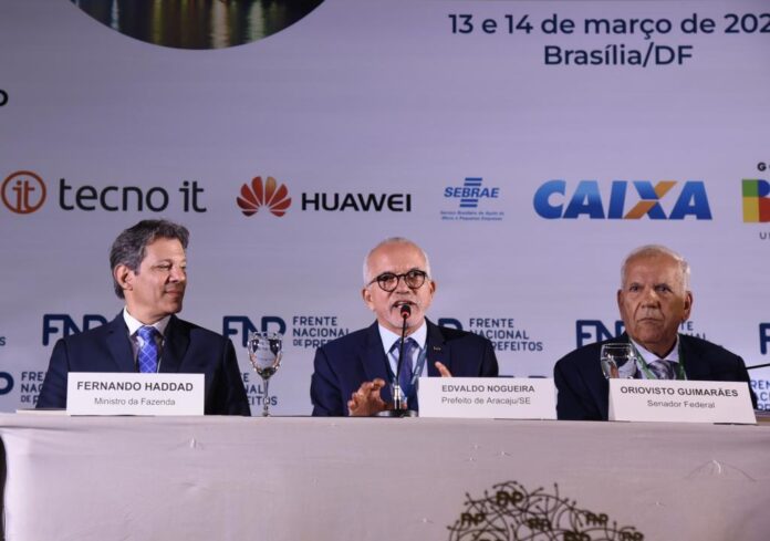 Frente Nacional dos Prefeitos realiza debate histórico sobre reforma tributária em Brasília