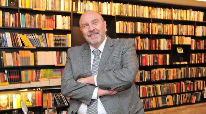 Fernando Facury Scaff Fernando Facury Scaff é professor titular de Direito Financeiro da Universidade de São Paulo (USP), advogado e sócio do escritório Silveira, Athias, Soriano de Mello, Bentes, Lobato & Scaff Advogados