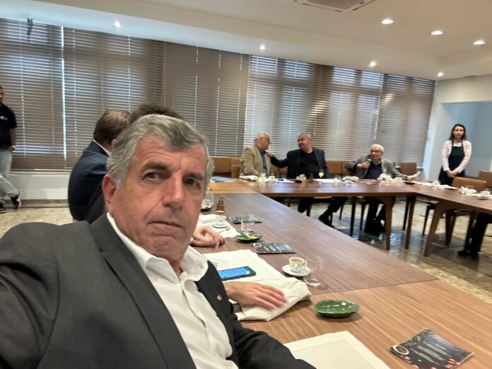 o presidente do Seac ABC e Vice-presidente de Eventos da CEBRASSE, Marcos Nóbrega, participaram de reunião sobre reforma tributária