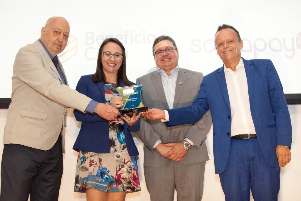 Percival Maricato da ABRASEL SP, Deputada Renata Abreu, Diniz e Renato Fortuna do Seac-Mg