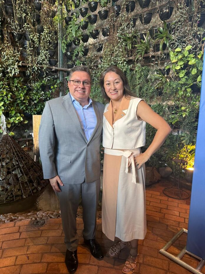 Diniz na posse da Abralimp. Nathalia Ueno. Nova presidente