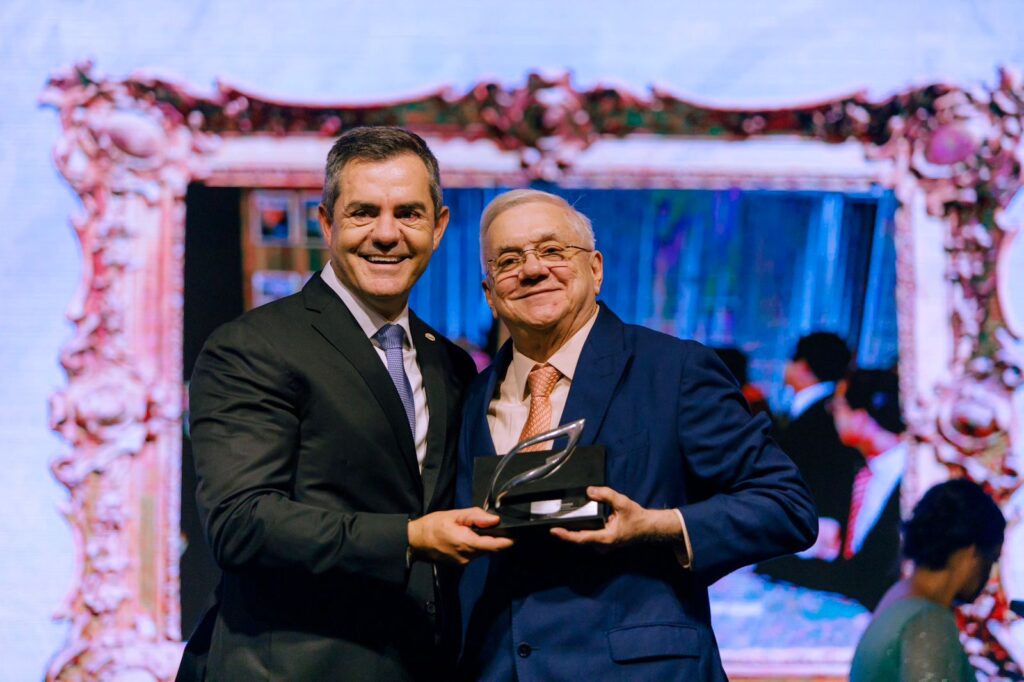 O cearense Urubatan Estevam Romero foi agraciado na categoria Representante empresarial