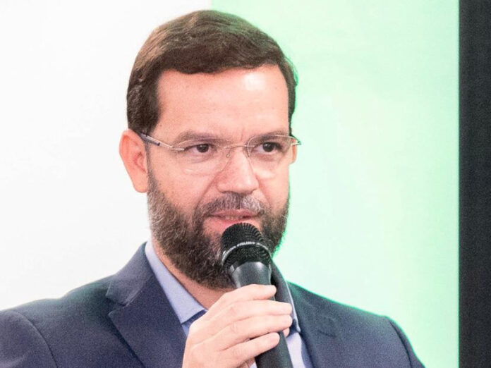 Reyes Marinho, consultor do Consultor de Empresas e Organizacional