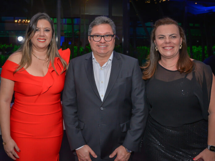 João Diniz com Livia Lourenço (Presidente ABRAFAC) e Irimar Palombo (Vice-Presidente)