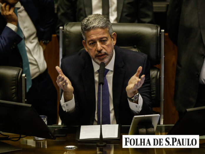 O presidente da Câmara, Arthur Lira (PP-AL), durante votação da reforma tributária em 2023 - Gabriela Biló-06.jul.2023/Folhapress