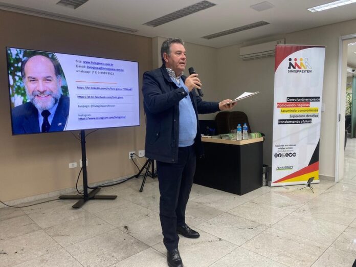 Vander Morales, presidente do Sindeprestem