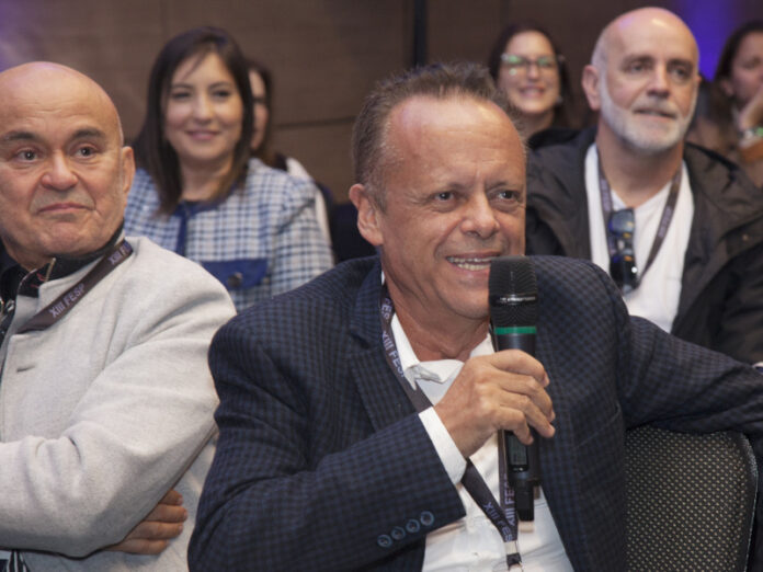 O presidente do Sindesp/MG Renato Fortuna abriu o evento agradecendo ao palestrante por tão rápido ter aceitado participar do evento para que possamos discutir a o tempo em que o estatuto será normatizado.