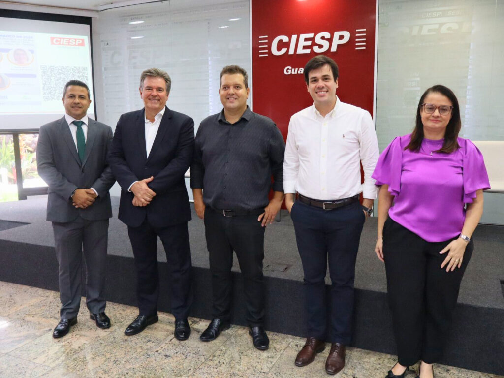 Da esquerda para a direita: Dr. Alan Franco (Franco Souza Advocacia), Vander Morales (Presidente do Sindeprestem e da Fenaserhtt), Dirceu Neto (Coordenador do Núcleo de Recursos Humanos do CIESP Guarulhos), Rodrigo Morales (CEO do Grupo Good Service), Dra. Joelma Dantas (Gerente Executiva do Sindeprestem).