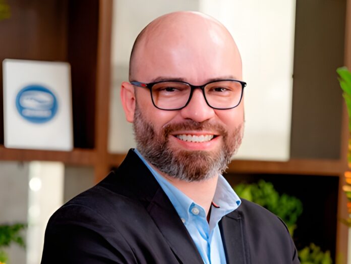 Edson Lara, diretor da Abralimp