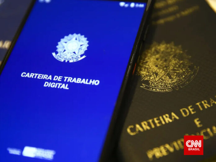 No trimestre encerrado em dezembro, a taxa de desemprego foi a 6,2%, também o mais baixo da série histórica • Marcelo Camargo/Agência Brasil