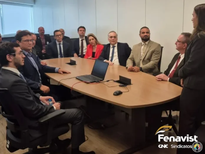 Fenavist discute regulamentação da Lei 14.967-2024 com a Polícia Federal