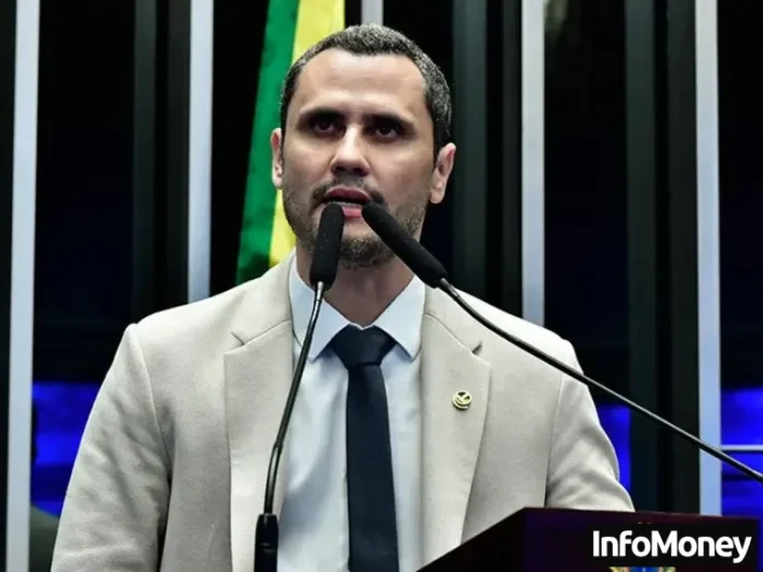 06-Após críticas, senadores recuam e esvaziam PEC alternativa à 6×1 Após críticas, senadores recuam e esvaziam PEC alternativa à 6×1