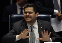 Alcolumbre quer alterar PEC e fim da escala 6×11 pode ficar para depois da eleição Alcolumbre quer alterar PEC e fim da escala 6x11 pode ficar para depois da eleição
