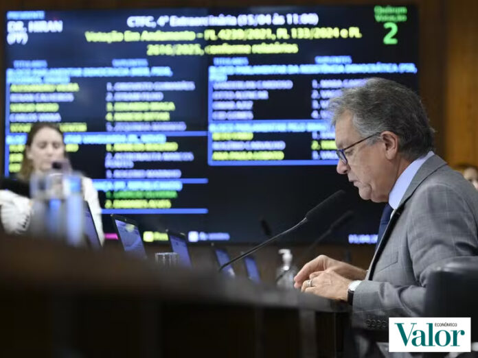 06 - Senadores defendem alíquota de 1,4% sobre receita bruta em PEC sobre desoneração da folha Senadores defendem alíquota de 1,4% sobre receita bruta em PEC sobre desoneração da folha