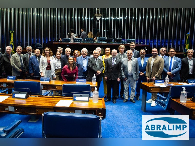 ABRALIMP participa da sessão especial em celebração ao Dia Nacional da Limpeza