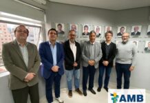 AMB e AMIB discutem parceria em projetos de educação médica Dirigentes reunidos durante encontro entre AMB e AMIB